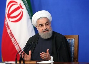 Il presidente dell'Iran Hassan Rouhani durante una conferenza stampa