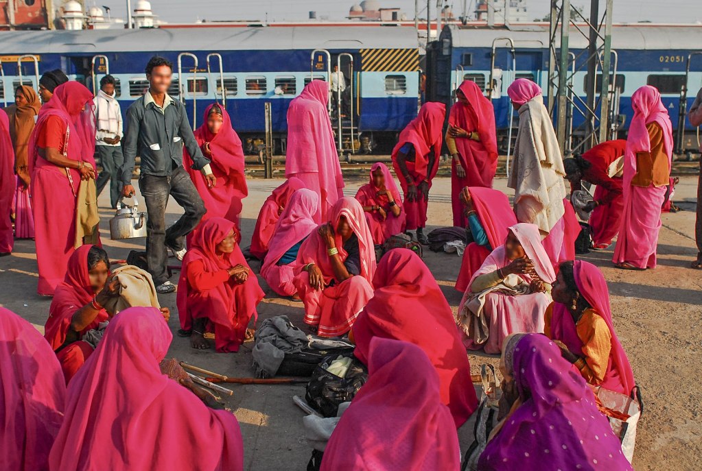 Il femminismo in India e la Gulabi Gang