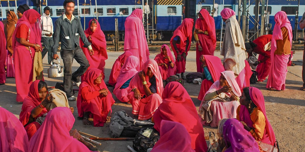 Il femminismo in India e la Gulabi Gang