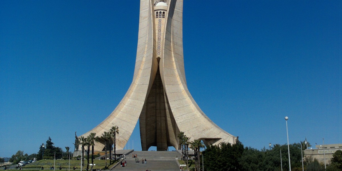 Monumento commemorativo alla guerra d'indipendenza algerina