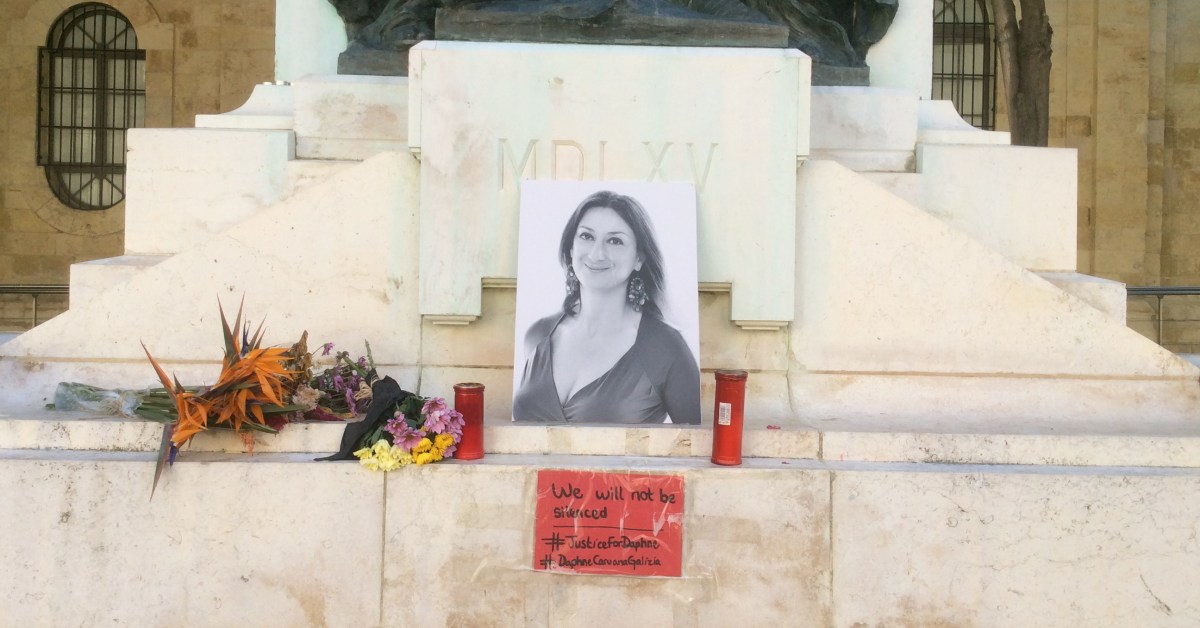 Great_Siege_Monument_and_temporal_Daphne_Caruana_Galizia_Monument_03