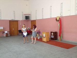 Due donne ad un seggio elettorale in Bielorussia
