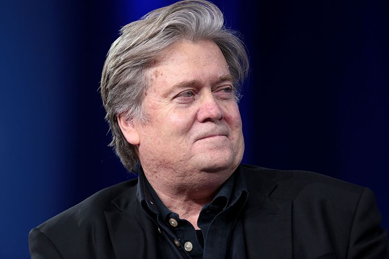 Un primo piano di Steve Bannon