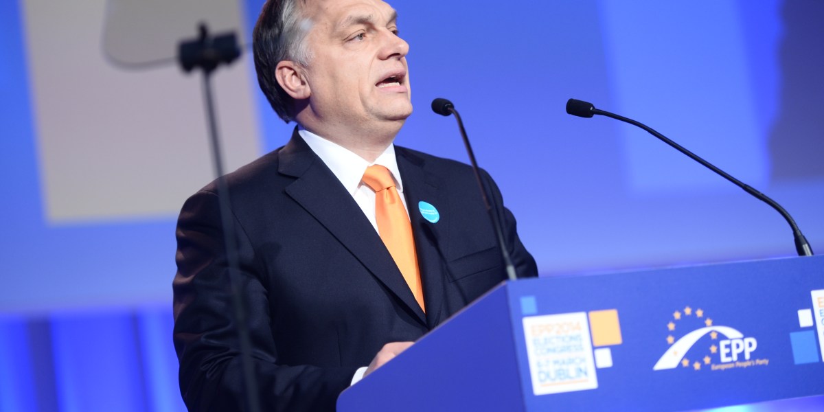 orban parla a un congresso del PPE