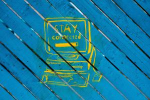 Stay connected_Lo Spiegone