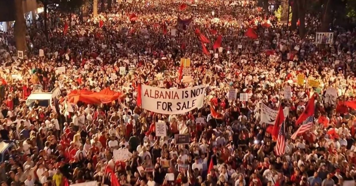rivoluzione dei fenicotteri, Albania